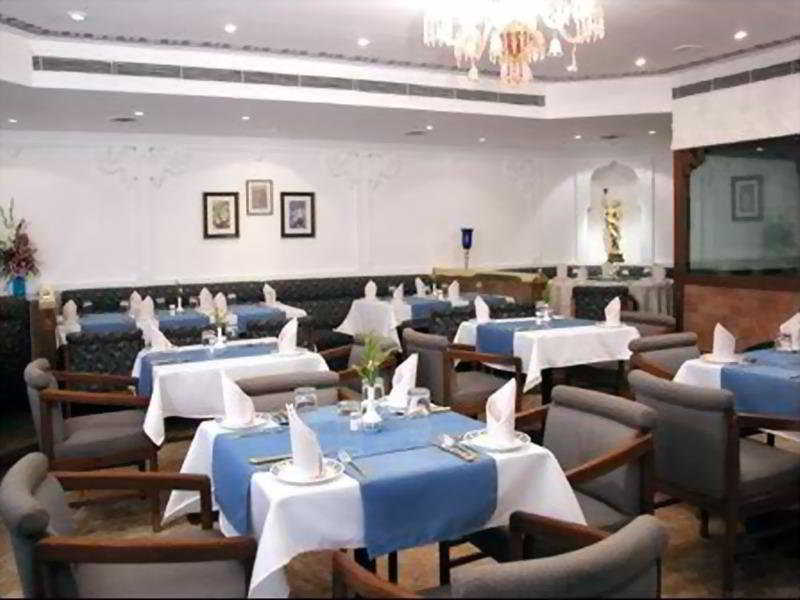 Hotel Heritage Formerly Known As Comfort Inn Heritage Mumbai Restoran fotoğraf